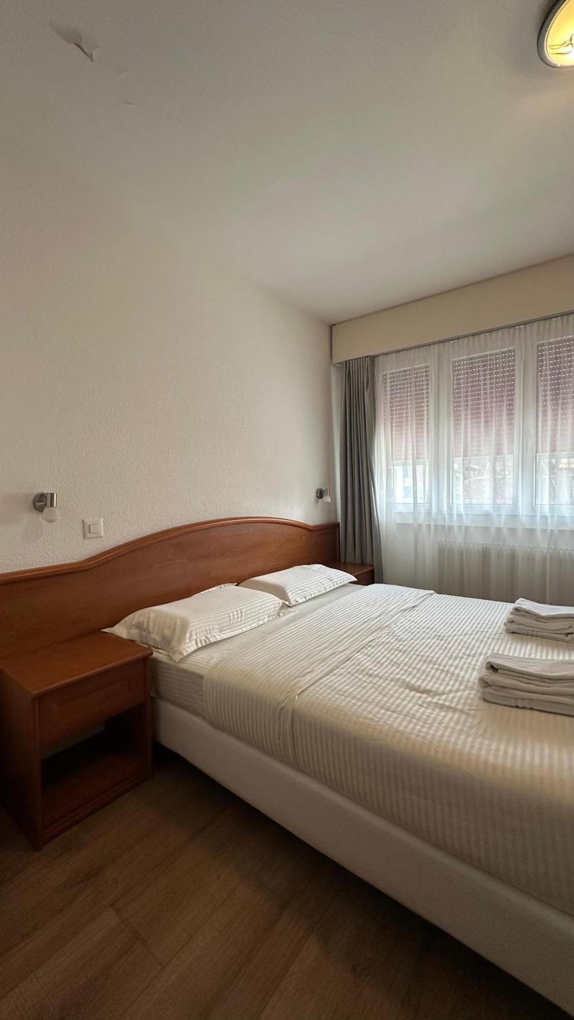 Hotel Du Quai 빌레뉴브 외부 사진