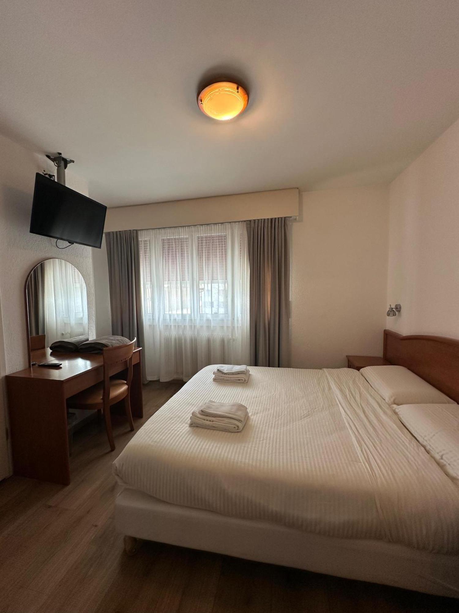 Hotel Du Quai 빌레뉴브 외부 사진