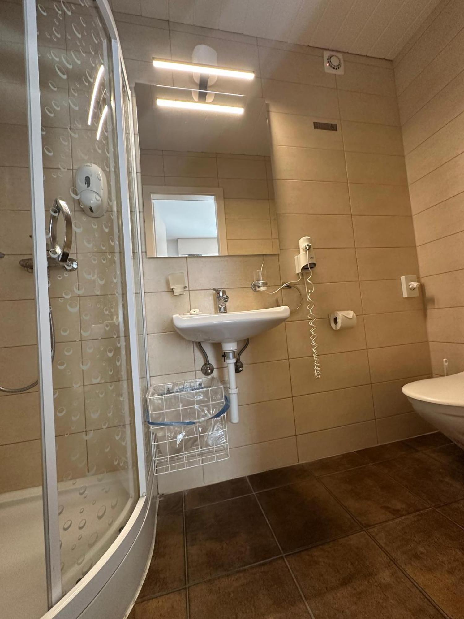 Hotel Du Quai 빌레뉴브 외부 사진